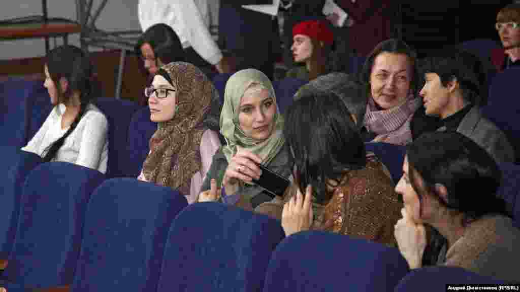 Среди зрителей конкурса – много крымскотатарской молодежи