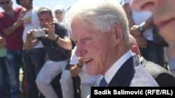 Йдеть про інфекцію, не пов’язану з COVID-19, заявив речник Клінтона