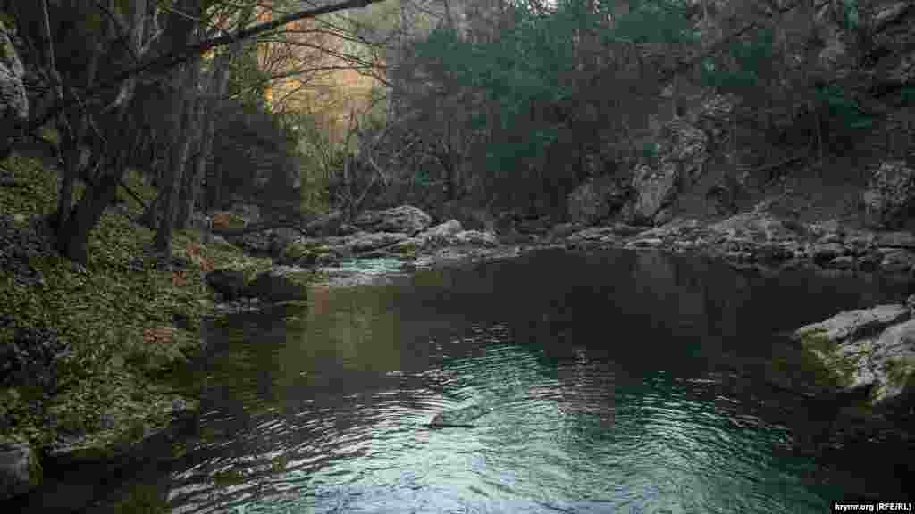 «Голубое озеро» или «Озеро любви» – одна из основных достопримечательностей маршрута