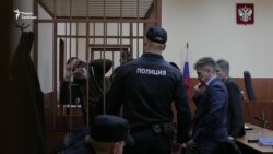 "Заставить признаться под пытками" "Заставить признаться под пытками"