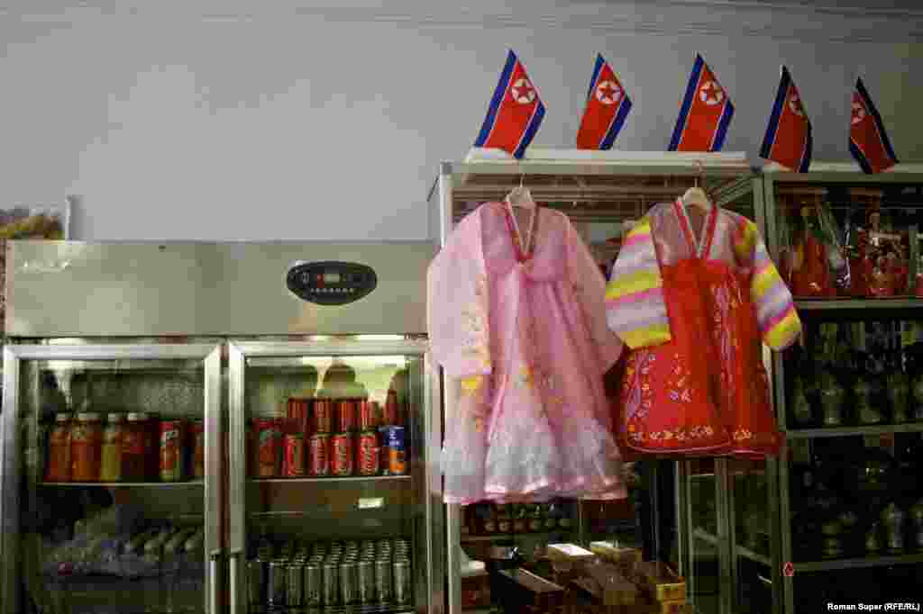 Туристический магазин – "Берёзка". Кола. В магазинах для местных жителей такого, конечно, не встретишь