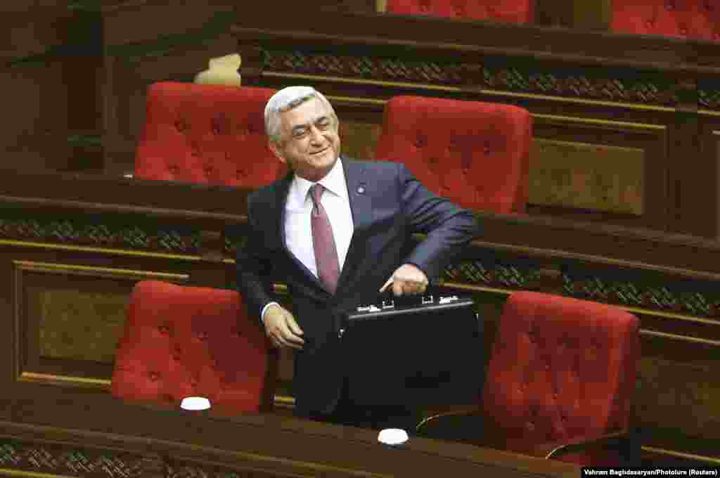 Серж Сарґсян у своєму виступі напередодні обрання заявив, що має «достатньо впливу і можливостей для того, щоб в рамках взятої на себе політичної відповідальності забезпечити гармонійну роботу політичної сили, яка має парламентську більшість, в законодавчій і виконавчій гілках влади»