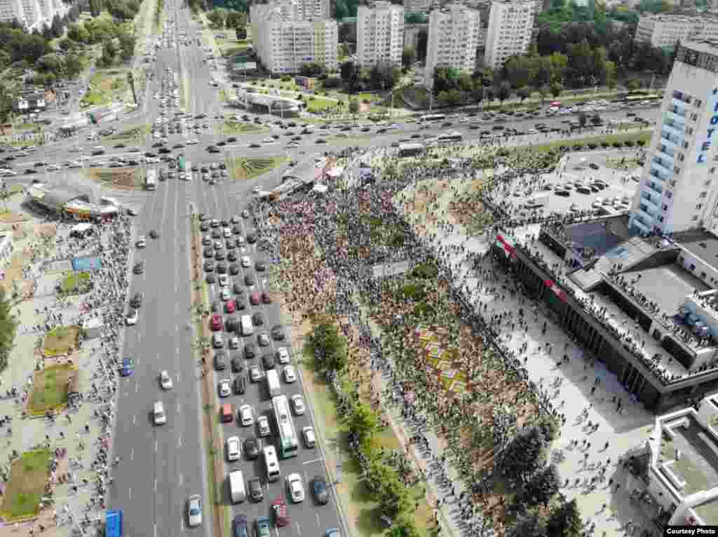 Станція метро «Пушкінська» в Мінську