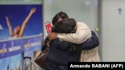 Вирватися з Кабула. Евакуаційних авіарейсів усе більше (фотогалерея)