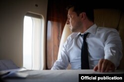 Володимир Зеленський оглядає з повітря будівництво об'їзної дороги довкола Трускавця. Фото: пресслужба офісу президента України