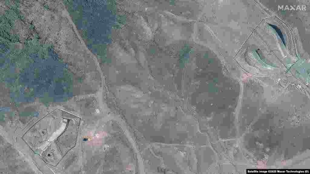 Ulazi u tunele u kompleksu Fordo prije i poslije američkih napada.