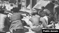 Уличные бои между мятежниками-франкистами и народной милицией в районе мадридской казармы Монтанья. 30 июля 1936 г.