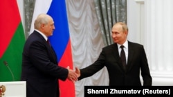 «Ми з президентом Росії проводили і проводимо консультації з цього питання і домовилися, що там треба робити якісь дії», – сказав Лукашенко