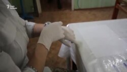 Військових вакцинують неподалік фронту – відео Військових вакцинують неподалік фронту – відео