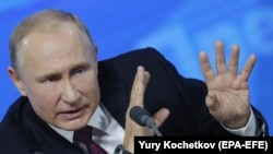 Работают ли санкции, ведь президент России Владимир Путин (на фото) не отступает ни на йоту?