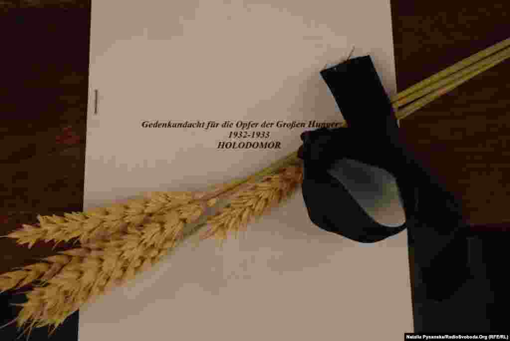 До Дня пам´яті жертв Голодомору в Берліні на поминальну молитву в центральному католицькому соборі Святої Ядвіги зібралися українська громада та німецькі гості