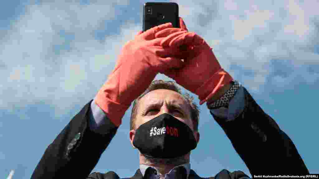 Демонстранти вимагали надати можливість працювати малому бізнесу, а також виступили за спрощену систему оподаткування для підприємців