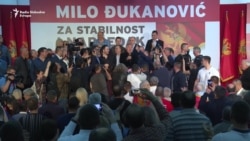 Đukanović i njegove pristalice slave pobjedu Đukanović i njegove pristalice slave pobjedu