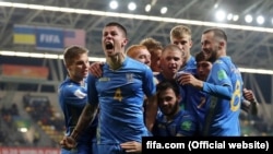 У вирішальному матчі турніру українцям не зможе допомогти лідер оборони Деним Попов (№4), який у півфіналі отримав червону картку