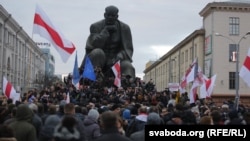 На площади Якуба Коласа в Минске