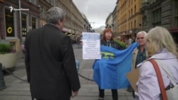 Как в Петербурге проходили пикеты в поддержку крымских татар (видео) Как в Петербурге проходили пикеты в поддержку крымских татар (видео)