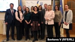 Учасники третього конкурсу перекладачів під час вручення нагород у Празі, Чехія, 6 грудня