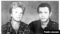 Валерій Марченко з матір'ю Ніною Марченко