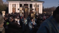 Хода УПЦ (МП) у супроводі правоохоронців та зі спостерігачами ОБСЄ (відео) Хода УПЦ (МП) у супроводі правоохоронців та зі спостерігачами ОБСЄ (відео)