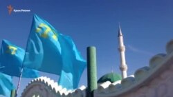 Крымские мусульмане празднуют Курбан-байрам (видео) Крымские мусульмане празднуют Курбан-байрам (видео)