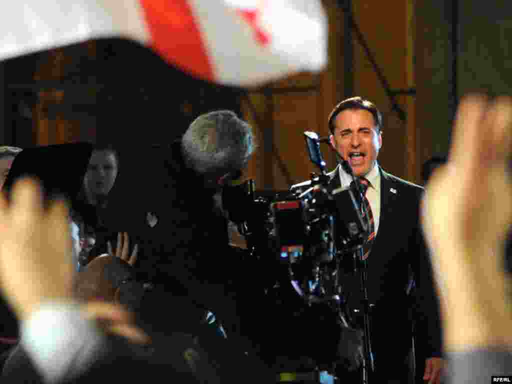 В роли президента Грузии актер Энди Гарсиа