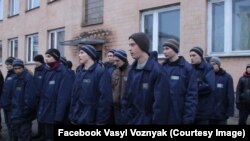 Кадр з документального фільму Василя Возняка «Небо над головами»