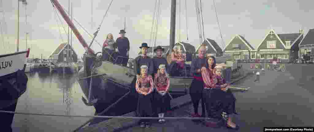 Це було традиційне нідерландське село аж до різкого і швидкого підвищення рівня моря у XII–XIII століттях, що відокремило його від материкової частини. Через таку ізоляцію острова там, серед його кількох сотень мешканців, розвивалася своєрідна культура, яка практично не зазнавала стороннього впливу, склався свій діалект, звичаї, одяг. Архітектура Маркена також відрізняється своєрідністю: через часті повені будинки на острові будувалися на палях і насипах. Основним джерелом доходу для острова протягом довгого часу було рибальство