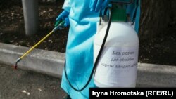 В Олександрівській лікарні провели показове тренування доправлення хворого на коронавірус та дезинфекції карети швидкої. Київ, 28 лютого 2020 року