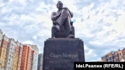 Памятник Садри Максуди (татарский и турецкий государственный и общественно-политический деятель) в Казани