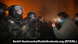 Національна поліція натомість заявляє про 27 постраждалих унаслідок сутичок на Банковій правоохоронців
