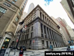 Дві квартири в цьому будинку на Мангеттені брат експрезидента Назарбаєва та його син придбали за 4,3 мільйона доларів