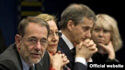 Верховний представник ЄС Хав'єр Солана, комісар ЄС із зовнішніх зв'язків Беніта Ферреро-Вальднер і міністр закордонних справ Норвегії Йонас Гар під час прес-конференції, що відбулася по закінченні наради на рівні міністрів ЄС у Брюсселі, 26 січня 2009 р.