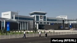 Жалал-Абад шаарынын мэриясынын жаңы административдик имараты.