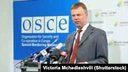 Александр Гуґ