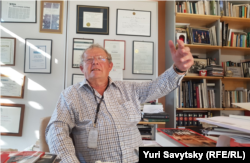 Адам Міхнік під час інтерв’ю Радіо Свобода