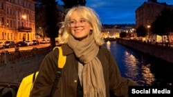 Kriminalni progon Diane Loginove, pjevačice iz Sankt Peterburga koja koristi umjetničko ime Naoko, i njenih članova benda, pogodio je značajan broj mlađih Rusa.