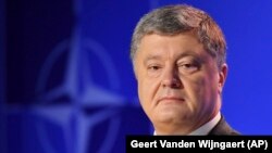 Петро Порошенко заявив, що під час однієї з розмов обговорювалося звільнення заручників