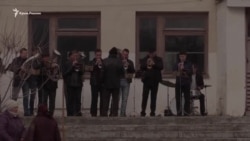 Рынок на избирательном участке: как крымчан поощряют голосовать (видео) Рынок на избирательном участке: как крымчан поощряют голосовать (видео)