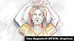 ნინო დათაშვილი სხდომათა დარბაზში 13:16 საათზე შემოიყვანეს. მან დარბაზში შეკრებილებს გაუცინა და ჰაერში ხელებით გული გამოსახა, 7 აგვისტო, 2025 წელი