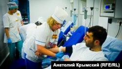 Мобильный комплекс по забору крови у доноров в Симферополе, архивное фото