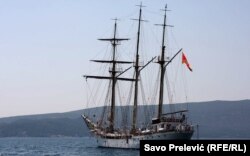 Školski brod "Jadran" (foto arhiv)