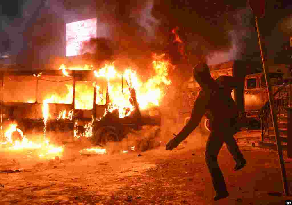 Горящий автобус "Беркута"