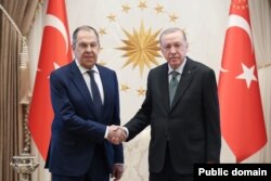 Президент Туреччини Ердоган (праворуч) і очільник російського МЗС Лавров. Туреччина, 28 лютого 2025 року