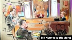 Замальовка із засідання суду над Полом Манафртом (ліворуч попереду)