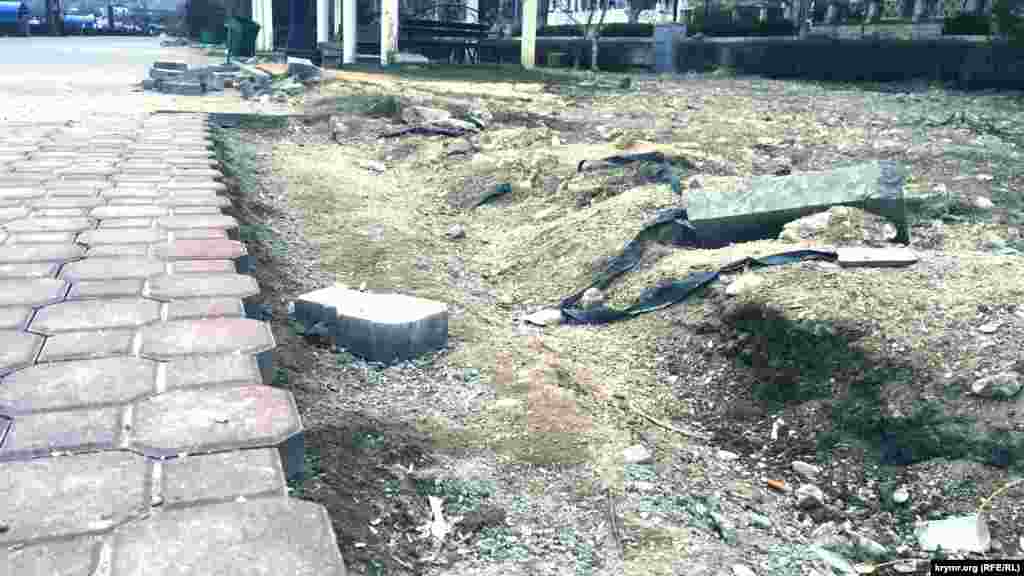 По словам главы феодосийского подразделения предприятия «Вода Крыма» Андрея Чимпоеша, его восстановят в марте, а закончат к лету – началу курортного сезона