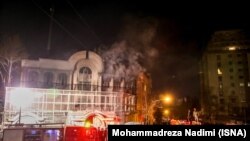 Акции протеста перед зданием посольства Саудовской Аравии в Иране, 2 января 2016 года