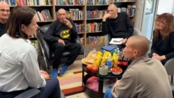 Former RFE/RL Reporter, Opposition Candidate Among Prisoners Freed By Belarus Former RFE/RL Reporter, Opposition Candidate Among Prisoners Freed By Belarus