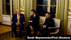 Трамп стверджує, що президент Володимир Зеленський та Україна нібито готові до укладання угоди для припинення війни. Київ наразі цю заяву не коментував