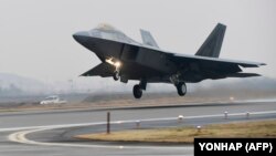 Истребитель F-22 Raptor