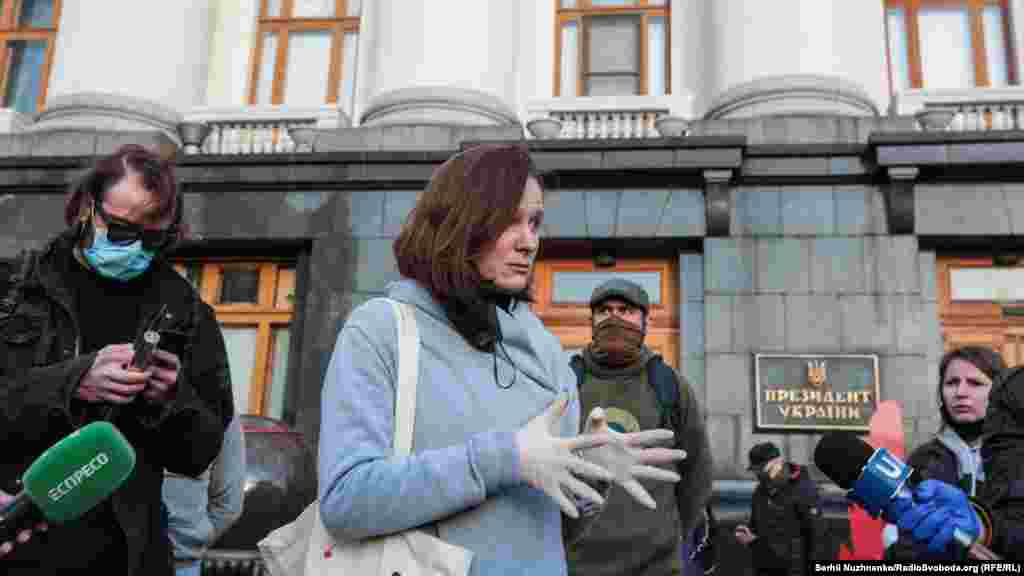 «Захист Мангера неодноразово просив передати справу в такому вигляді, в якому вона є, до суду. І в принципі саме це зараз і зробили», – зазначила адвокатка потерпілих Євгенія Закревська. Більше звинувачення Владислава Мангера читайте за лінком